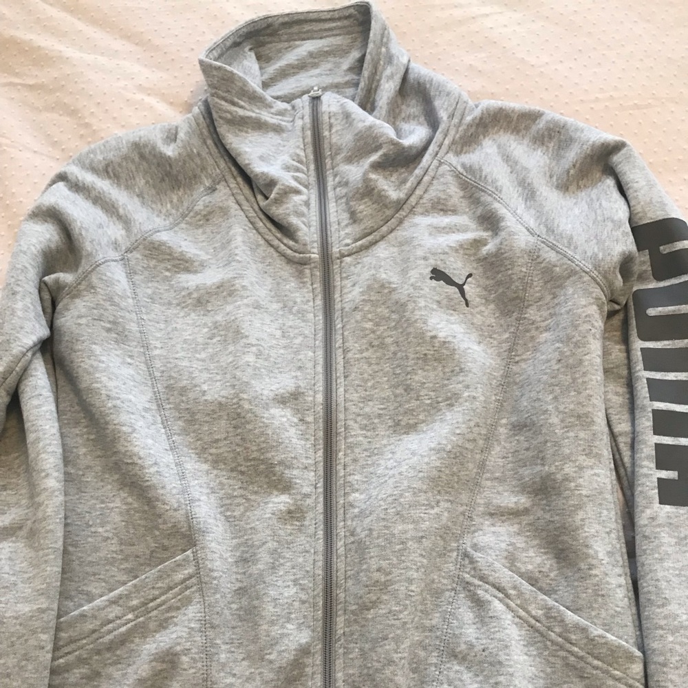 PUMA light weight gray sweatshirt